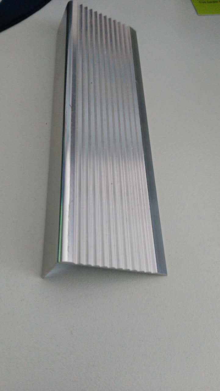 C:\Users\Administrator\Desktop\阿维达\阿维达产品图片\防滑条\183374048413383049.jpg
