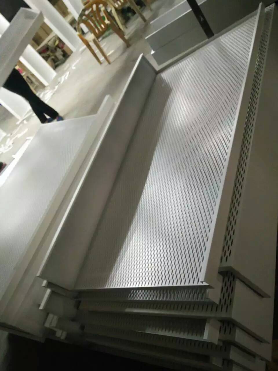 4S汽車店辦公室吊頂裝修鍍鋅鋼板廠家