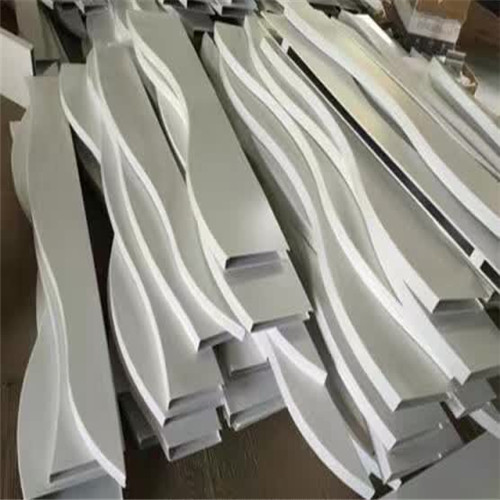 弧形波浪紋鋁板裝飾材料生產廠家