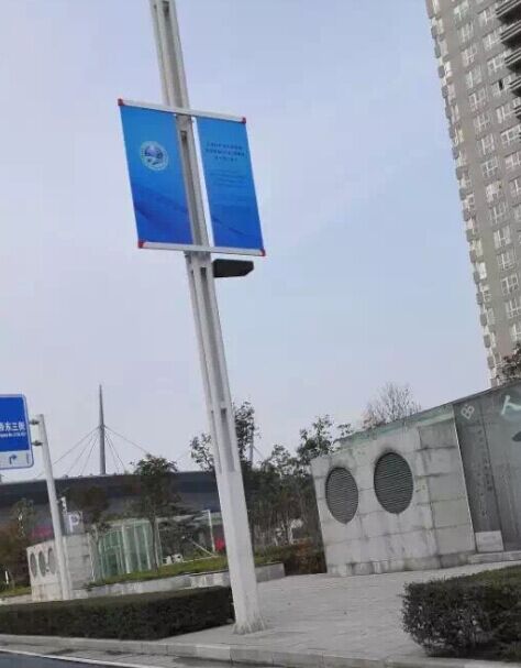 双杆灯杆道旗架.jpg