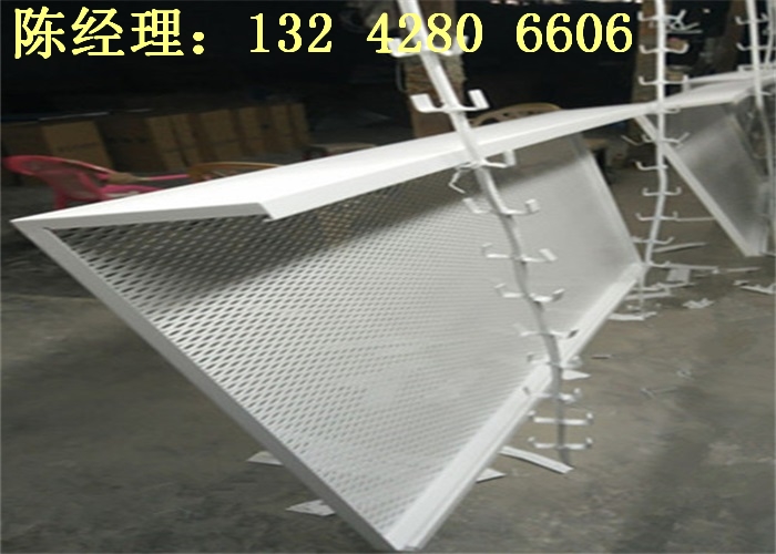 启辰4S店室内展厅吊顶天花