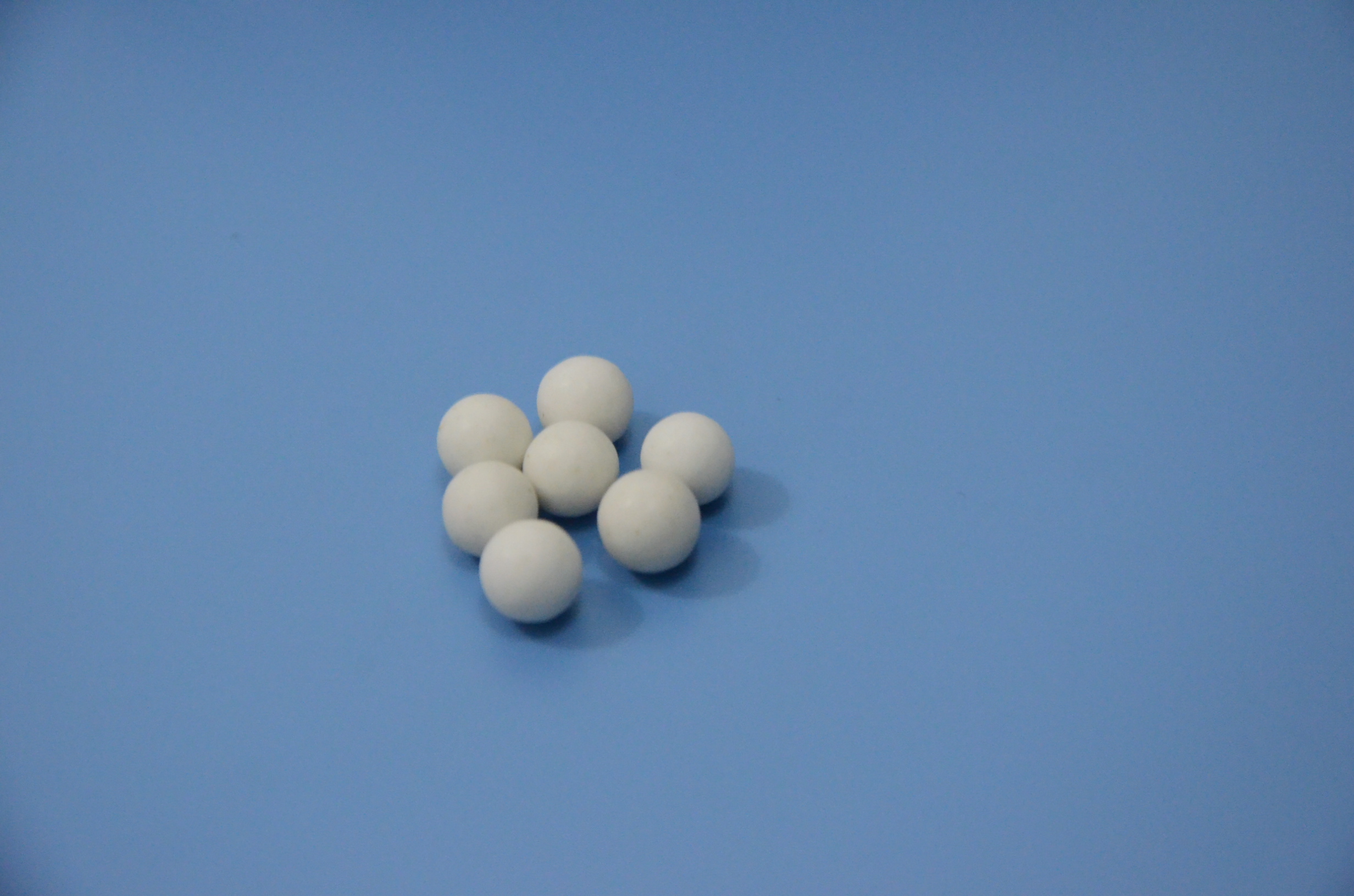 高铝瓷-元球      型号：P              比重：2.60.JPG