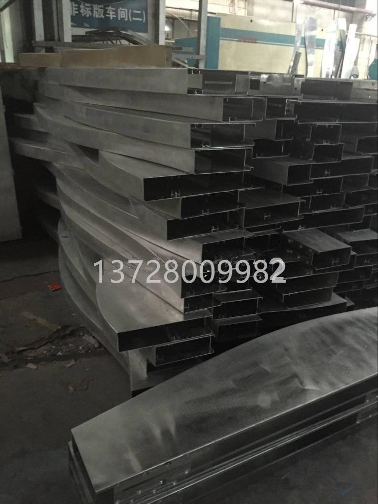 U型鋁型材鋁方通 U型弧形鋁方通什麼價格