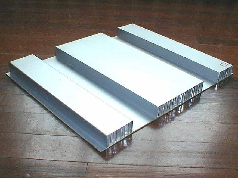 复合铝蜂窝板规格微孔铝蜂窝板天花出厂价格