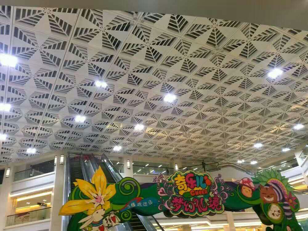 雕花铝单板厂家，造形雕花铝单板价格。