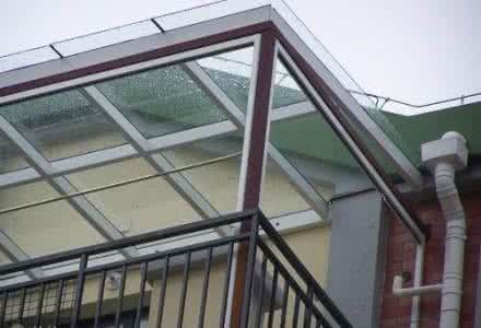 钢化玻璃阳台窗2.jpg