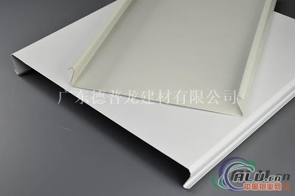 如何选择辨别铝天花吊顶材料-工程铝扣板成批出售厂家