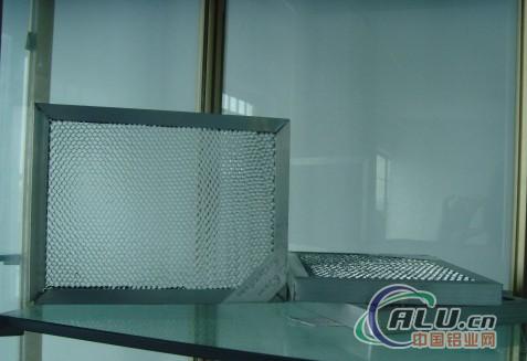 Honeycomb core for ventilation