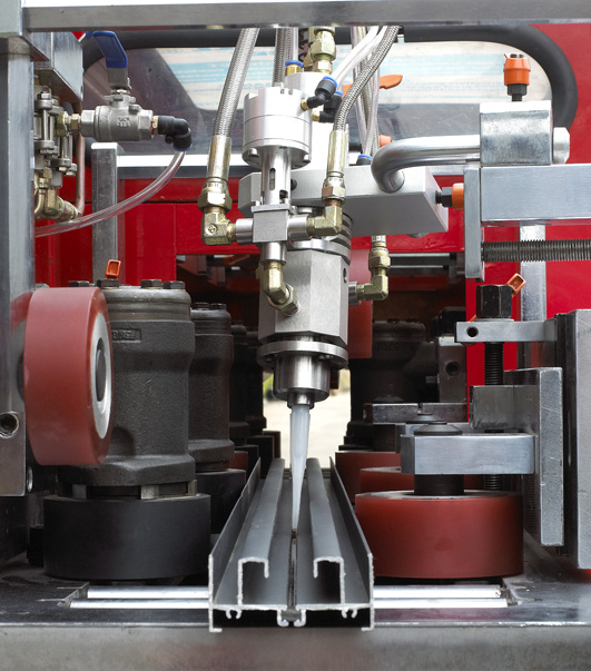 thermal barrier aluminium machine