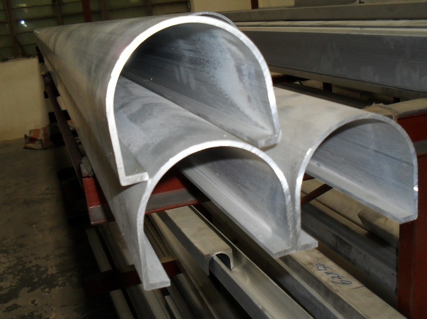 Aluminum profile for heat exchanger