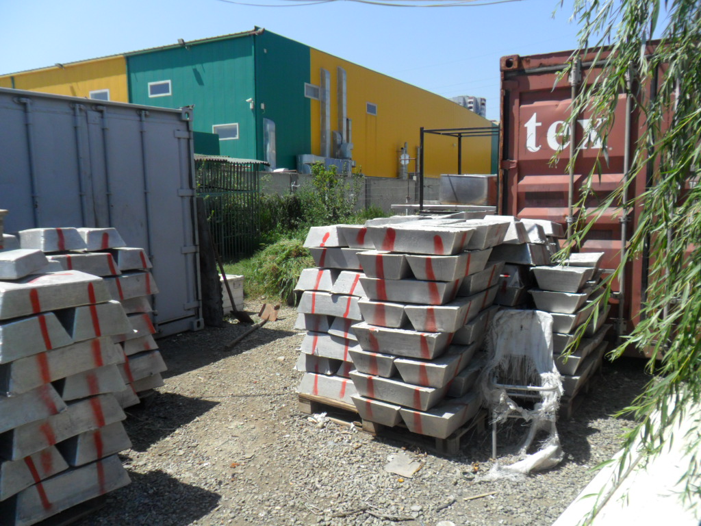 Aluminum ingots 4 different grades