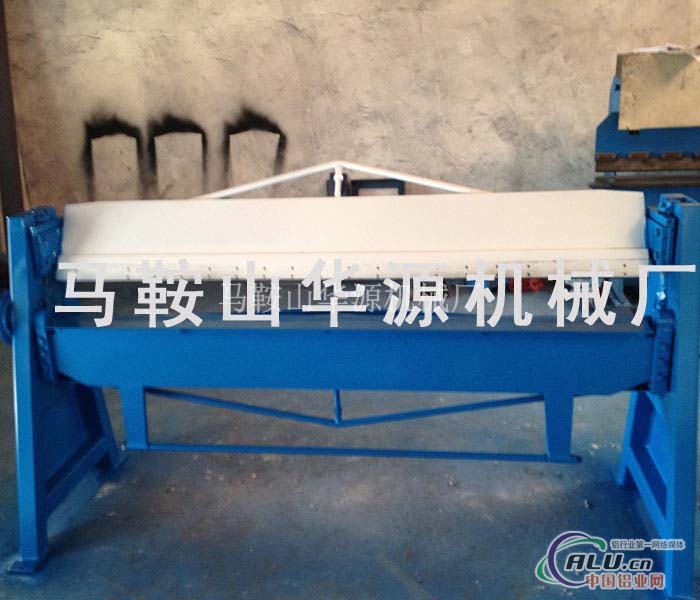 手动折边机，厂家向江苏姜堰靖江供应价格低的2米5手动折边机