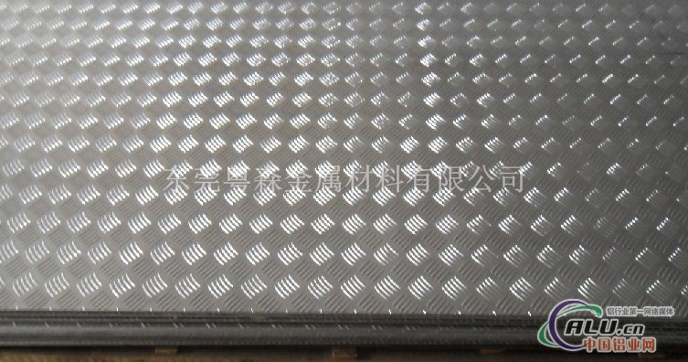 5082花纹铝板 五条筋花纹铝板