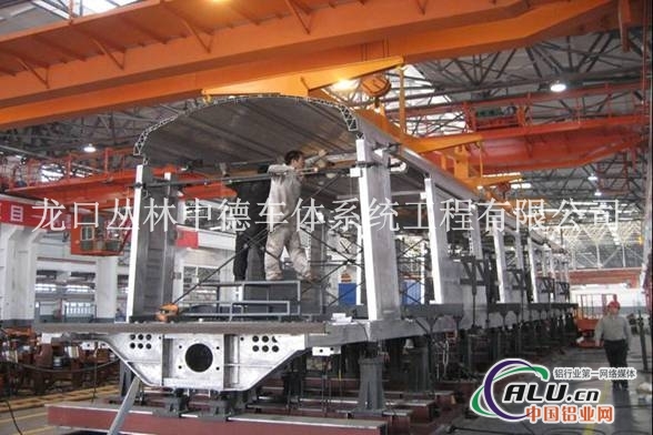铝合金电动轿车型材挤压、加工