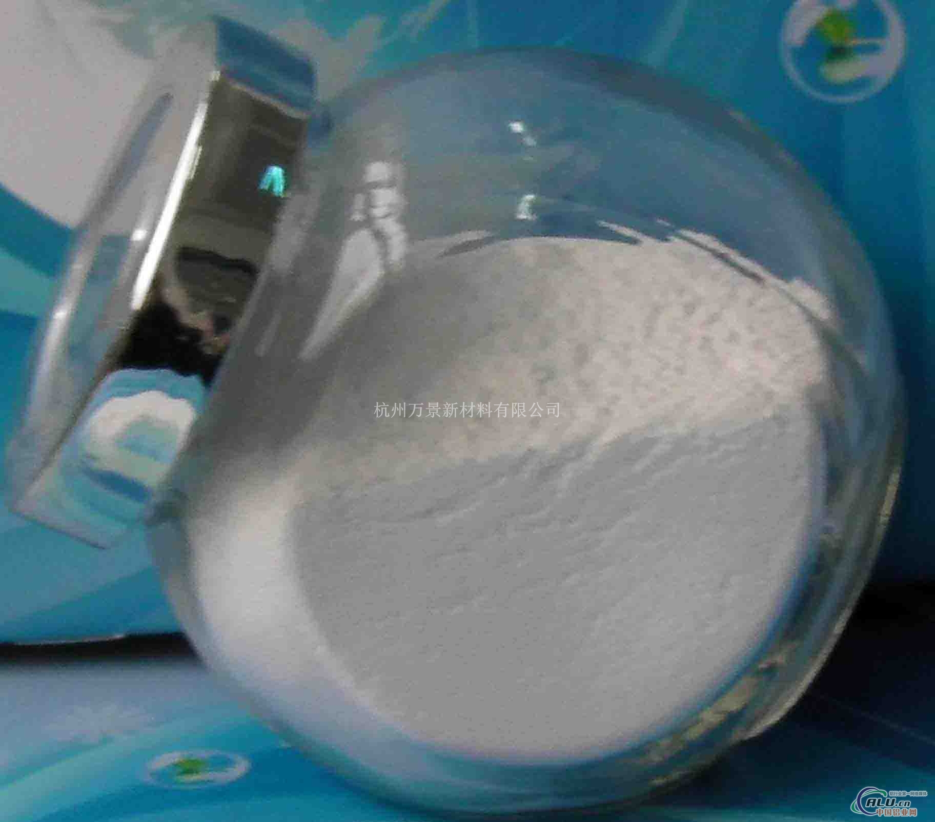纳米三氧化二铝在荧光粉上的作用