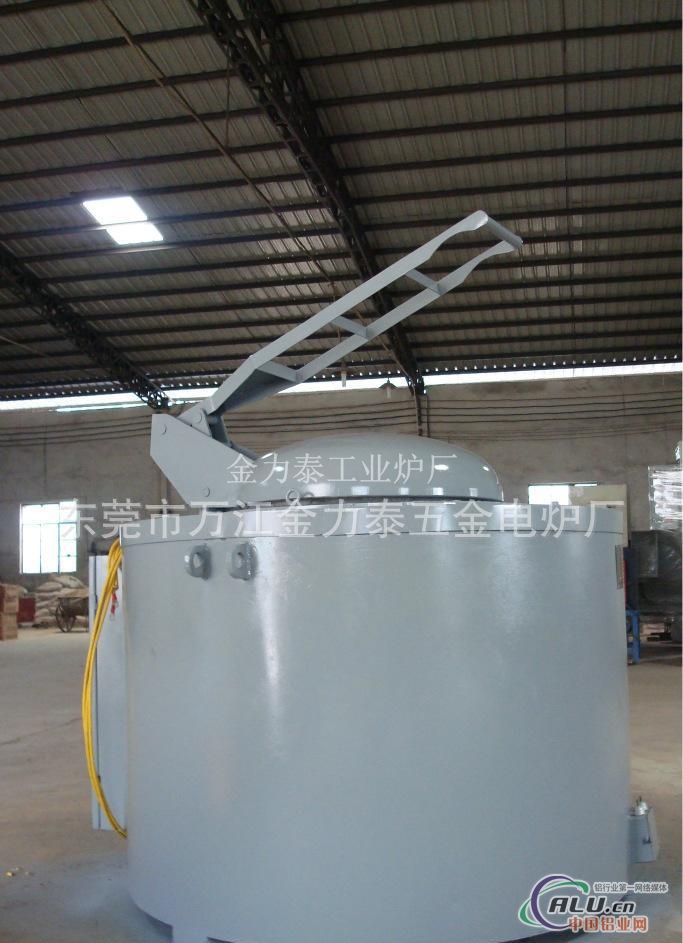 300公斤坩埚熔化炉、铝合金熔化炉