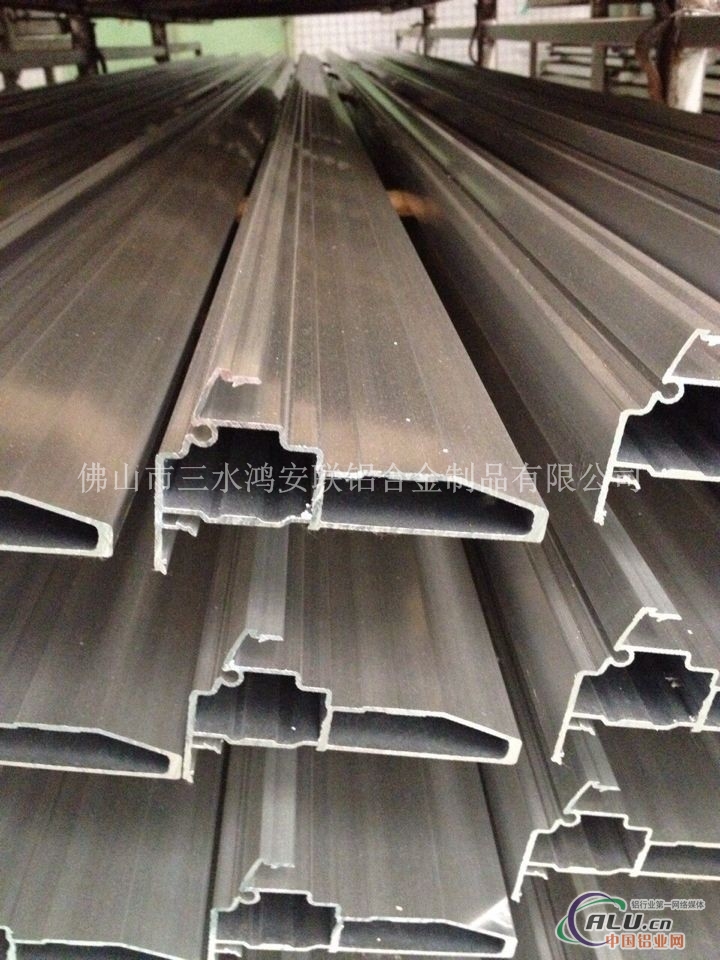 3000T大型工业铝型材