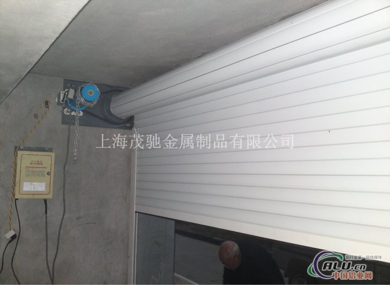 供应安装电动铝合金卷闸门