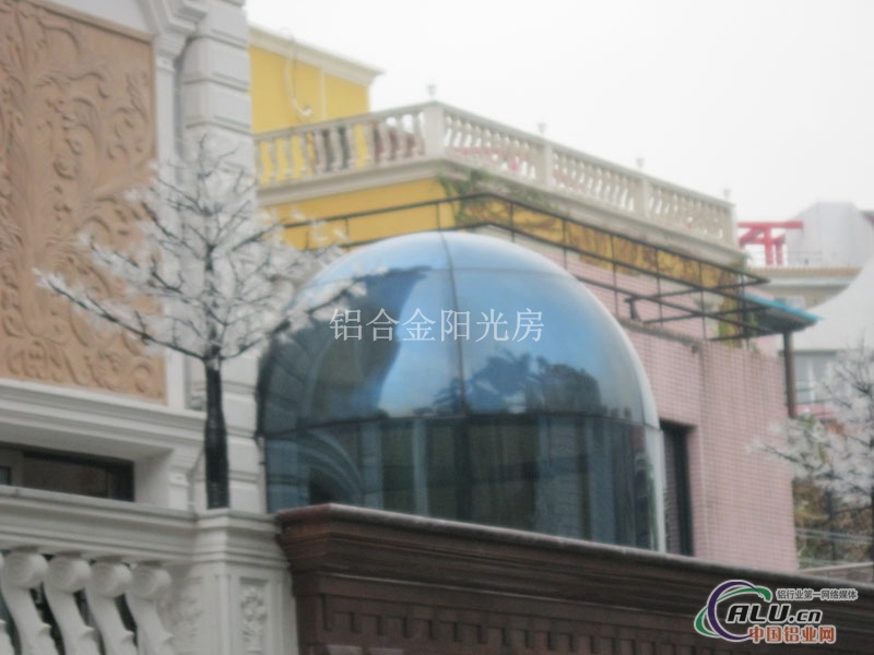 圆弧玻璃阳光房