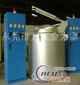 供应节能800公斤熔铝炉电加热铝合金熔化炉