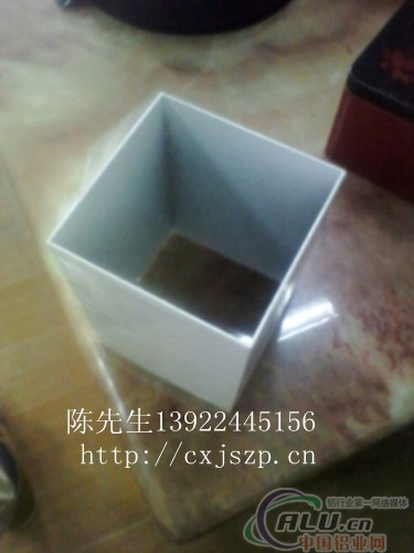 喷涂转印木纹装饰天花吊顶方通