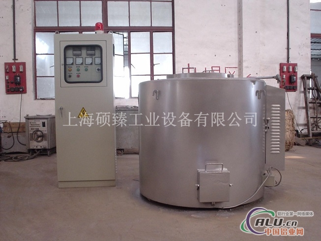 江苏苏州铝压铸机边熔化保温电阻坩锅炉