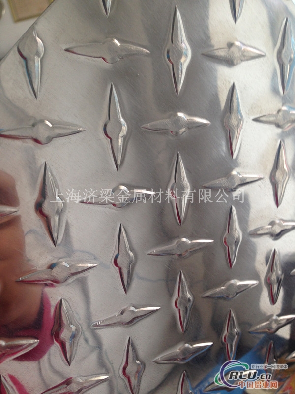 上海镜面花纹铝板