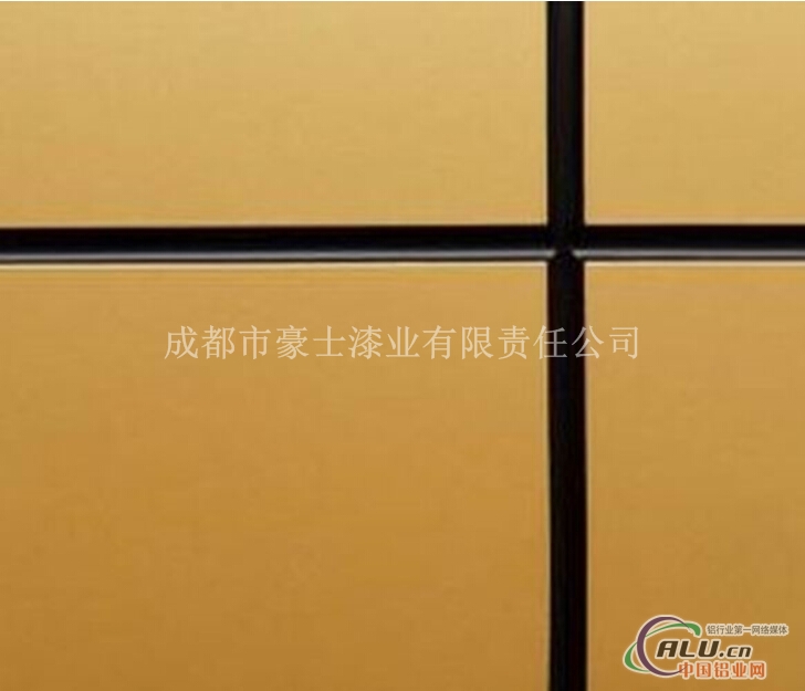 5 施工方法 5.1 开桶搅拌:打开桶后,将涂料搅拌至桶底无沉积物,并按规定的重量比混合搅匀,经20~30分钟熟化后即可施工。若涂料确实太稠,可适当添加豪士丹顿牌氟碳漆专用稀释剂,其用量为0~50%,严禁用水、醇、香蕉水、汽油或其它稀释剂稀释,暂不用的涂料(包括甲、乙各组分)立即盖严密封,以防受潮变质。 5.