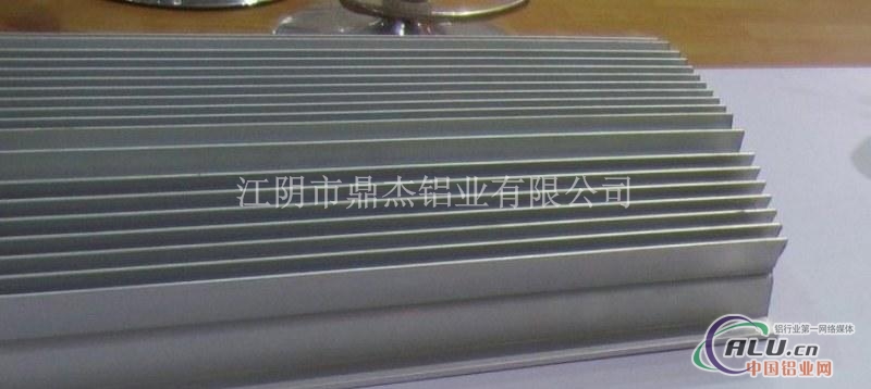 生产加工着色氧化铝型材