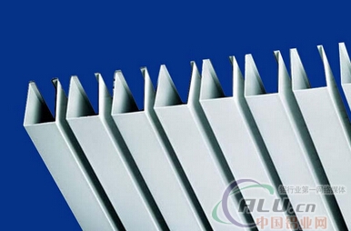 长期供应氧化银白铝型材
