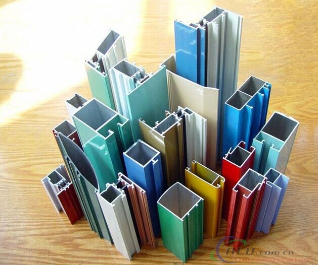 2014 hot selling anodized silver customize aluminum extrusion profiles