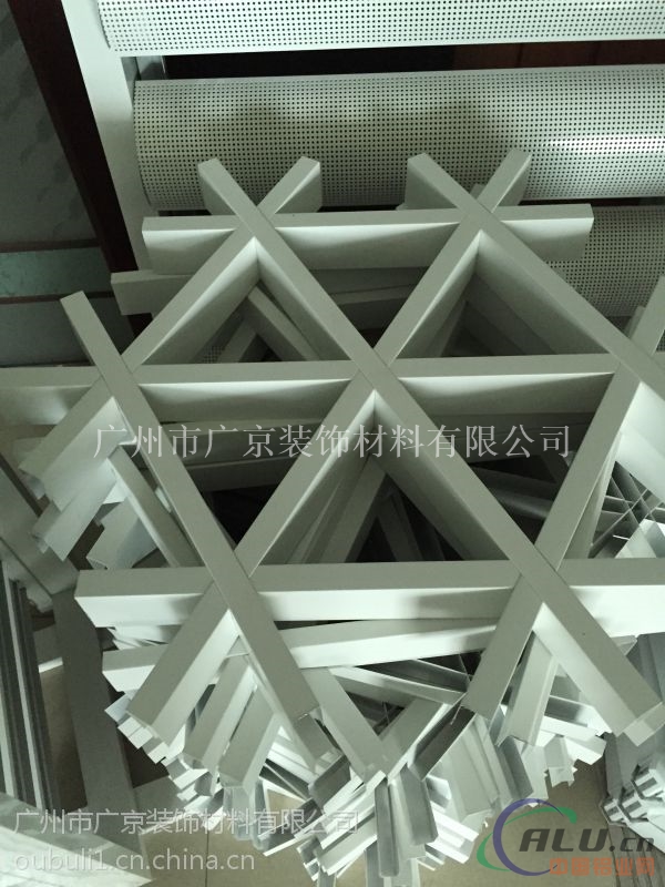 供应方格型材铝格栅吊顶 三角形铝格栅天花