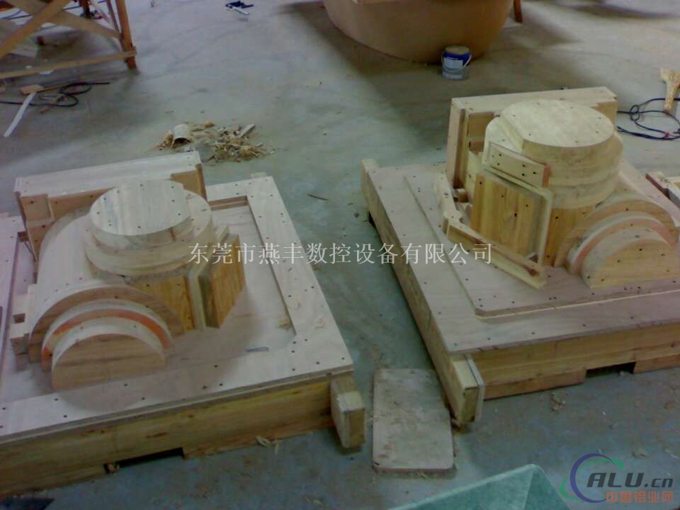广州珠海双曲铝木模机厂家13652653169