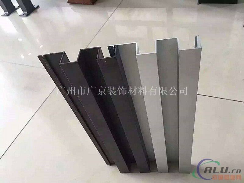 铝方通可做非常大的尺寸是多少 广州生产厂家