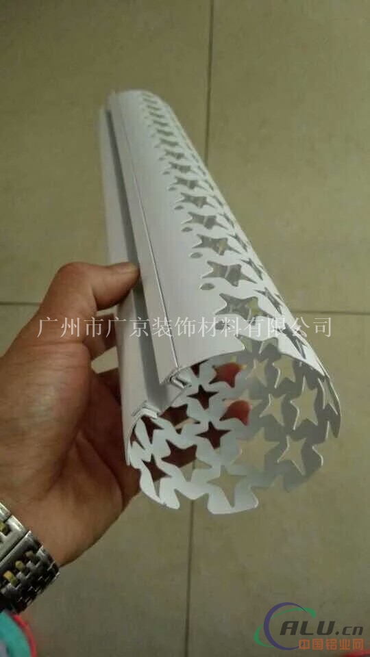 厂家定做50mm铝圆管天花 圆形铝方通