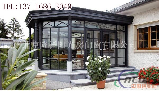 阳光房即玻璃房可建造在露台庭院