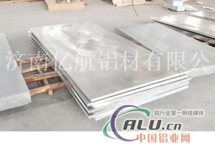 防腐性能好的是哪种材质的铝板？