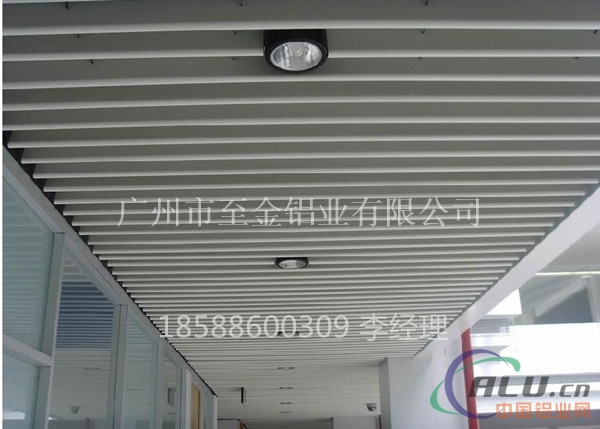 榆林市超市走廊通道铝挂片效果