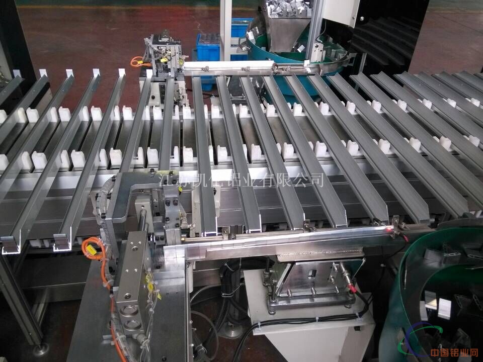 太阳能光伏组件全自动生产线封装铝边框厂家