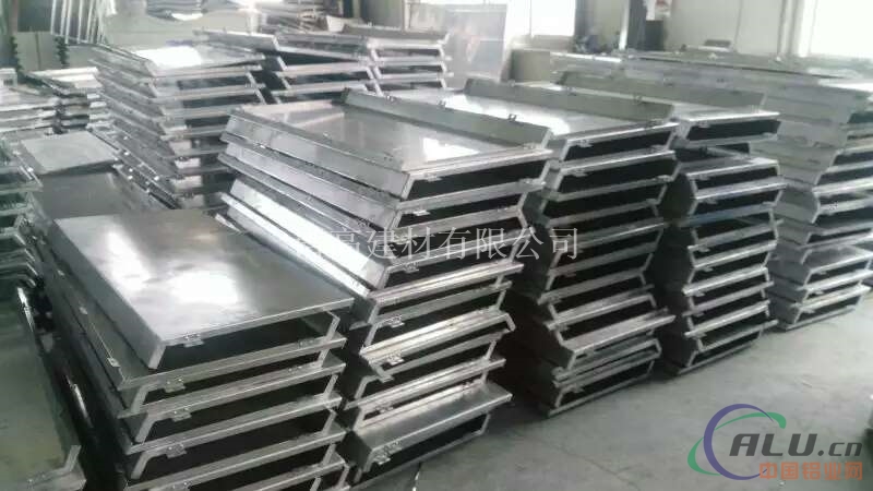 包柱铝单板生产厂家、铝型材