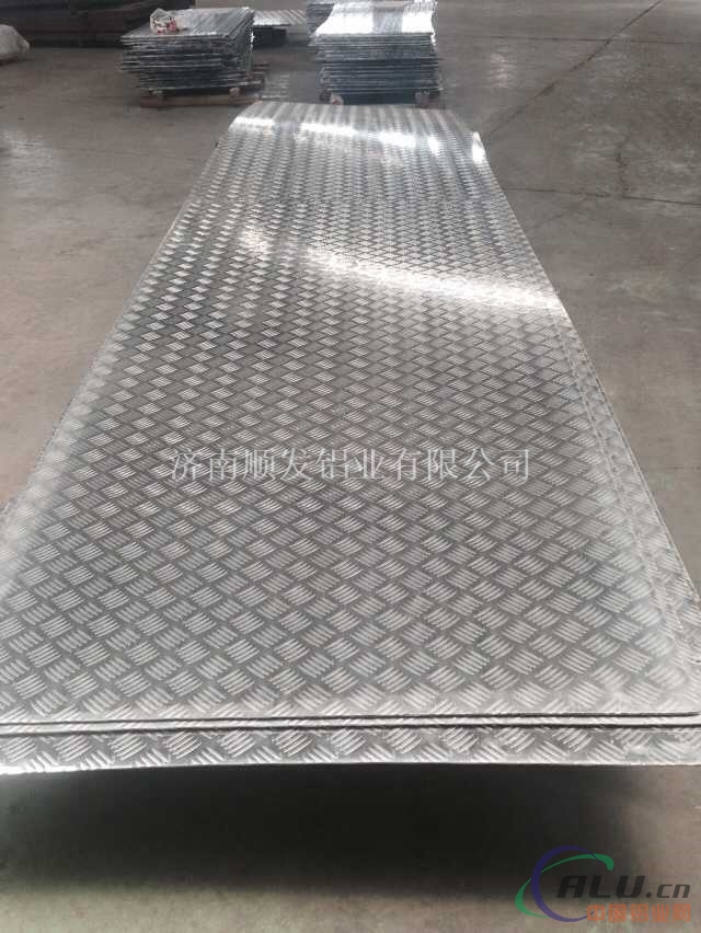 厂家供应3003五条筋铝板5052花纹铝板  