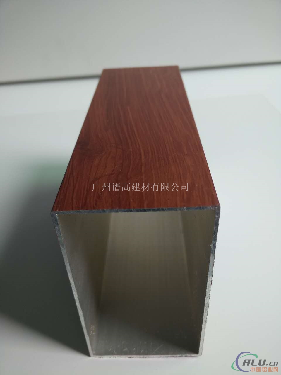 木纹铝型材方通生产厂家成批出售价出售 