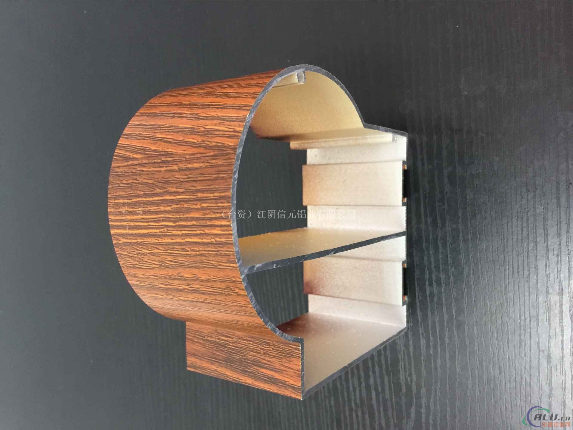 生产4D木纹处理装饰铝型材