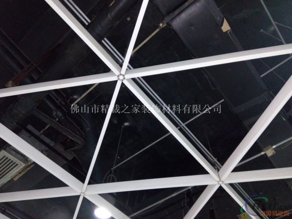 铝天花厂家供应三角形铝格栅