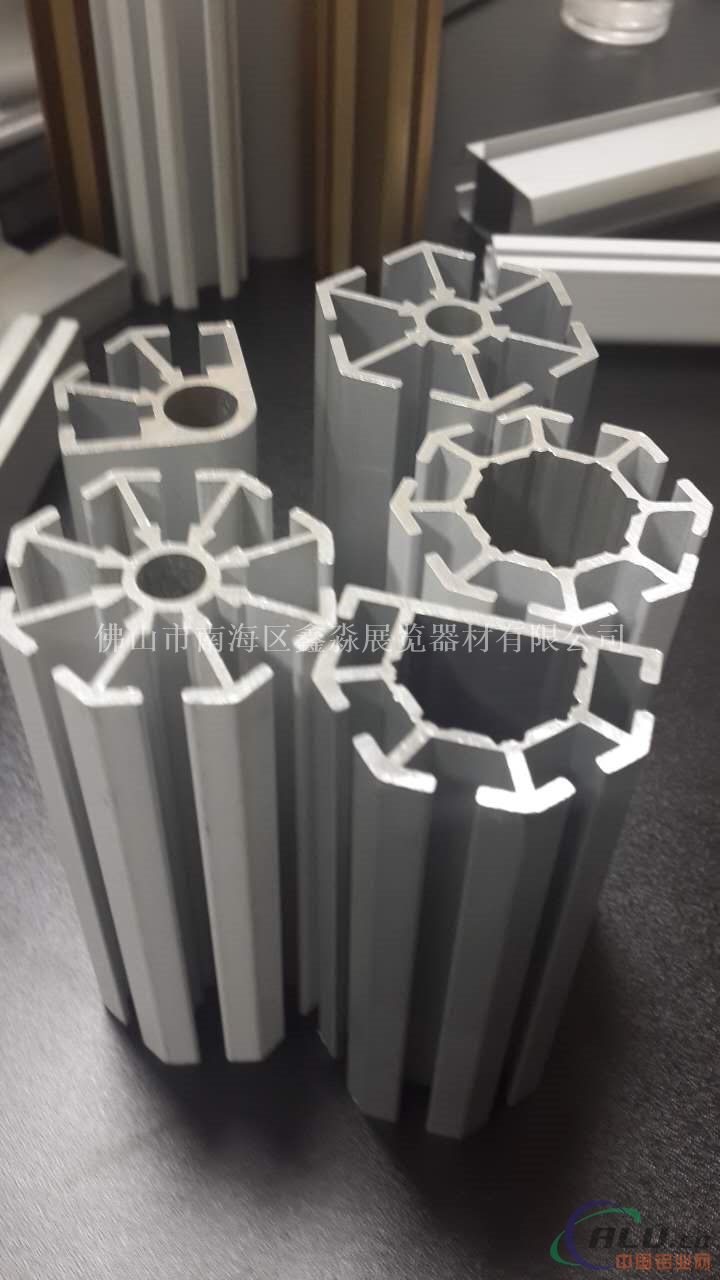 厂家现货直销镜子迷宫专项使用六棱柱铝材