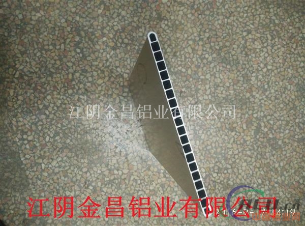 上海高倍齿散热器生产厂家