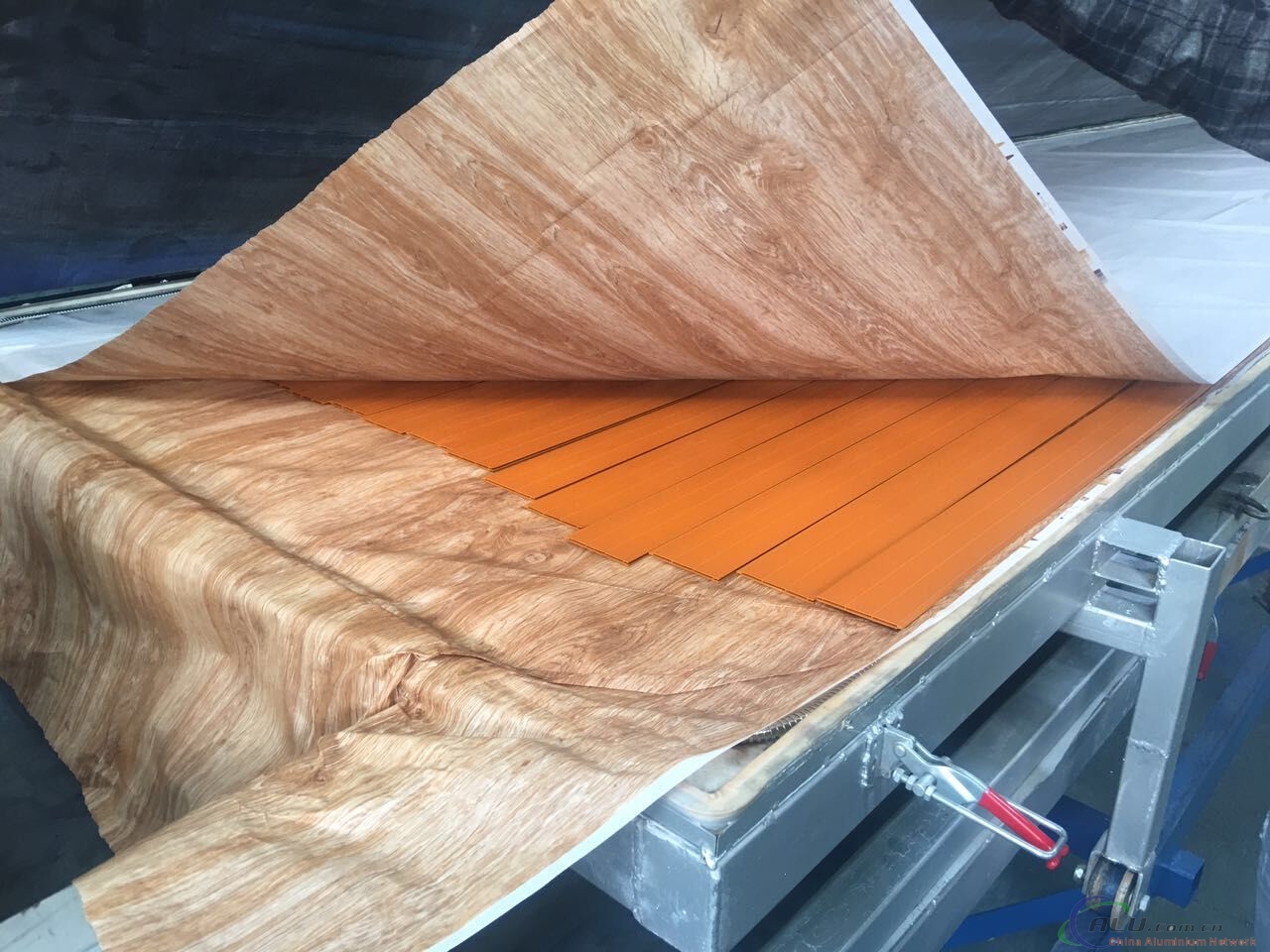 aluminum panel wood finish machine