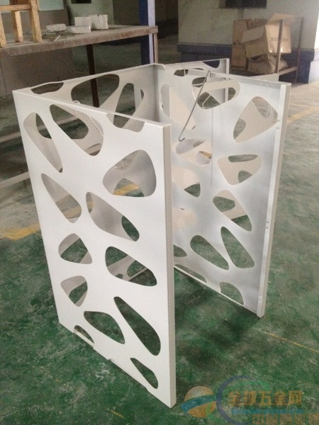 供应厂家直销镂空铝单板-定做雕花铝单板