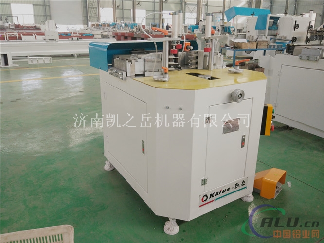 新型门窗加工设备组角机