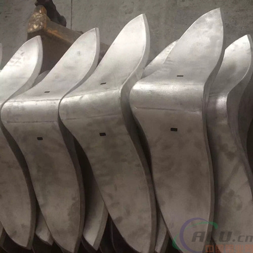 艺术双曲铝单板-扭曲造型铝单板加工